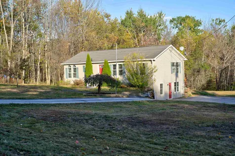 21 Thompson Road Pittsfield NH 03263
