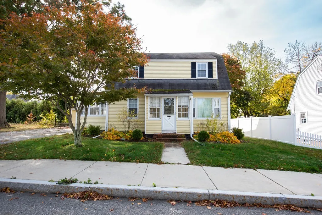 7 Wallingford Street Dover NH 03820