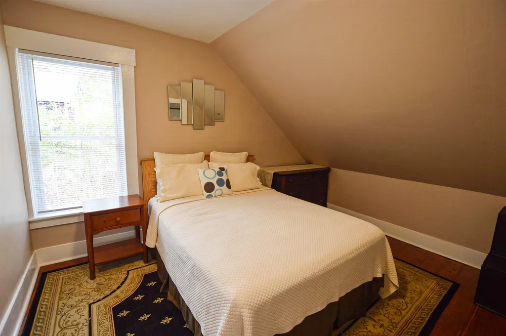 9 W Main Street Ludlow VT 05149
