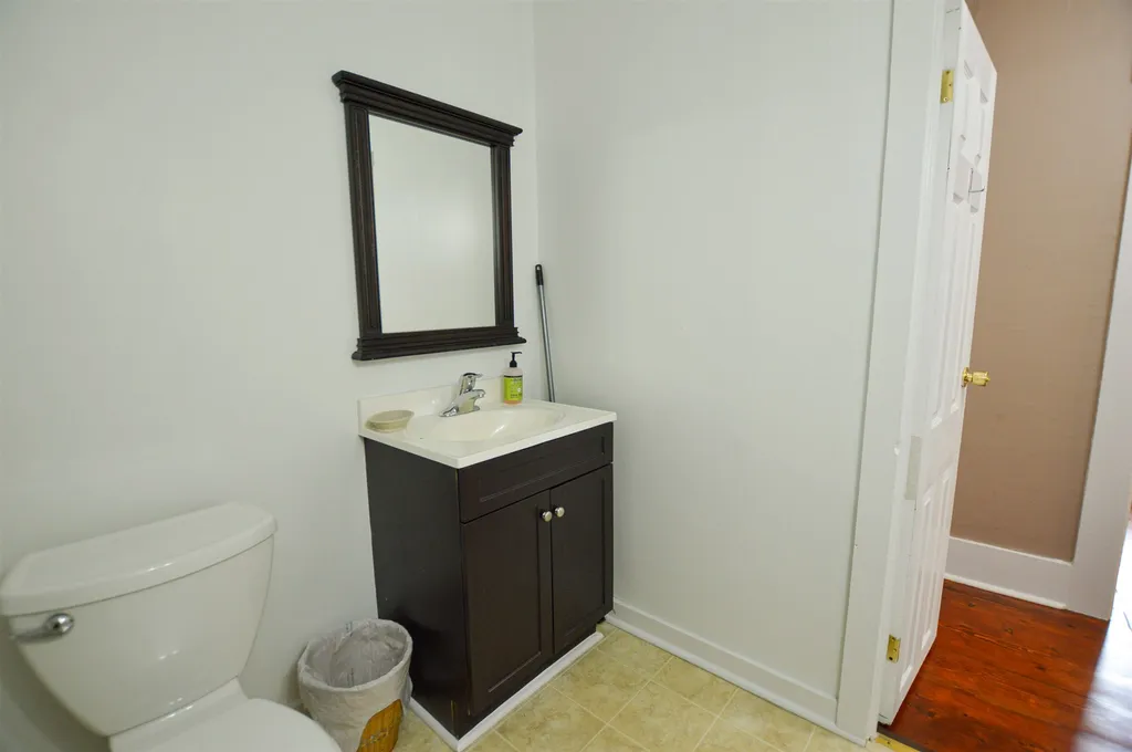 9 W Main Street Ludlow VT 05149