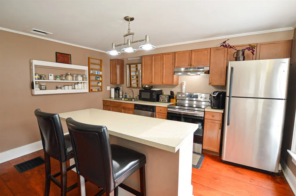 9 W Main Street Ludlow VT 05149
