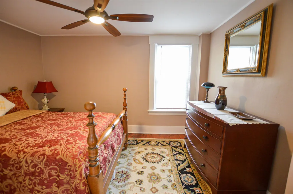 9 W Main Street Ludlow VT 05149