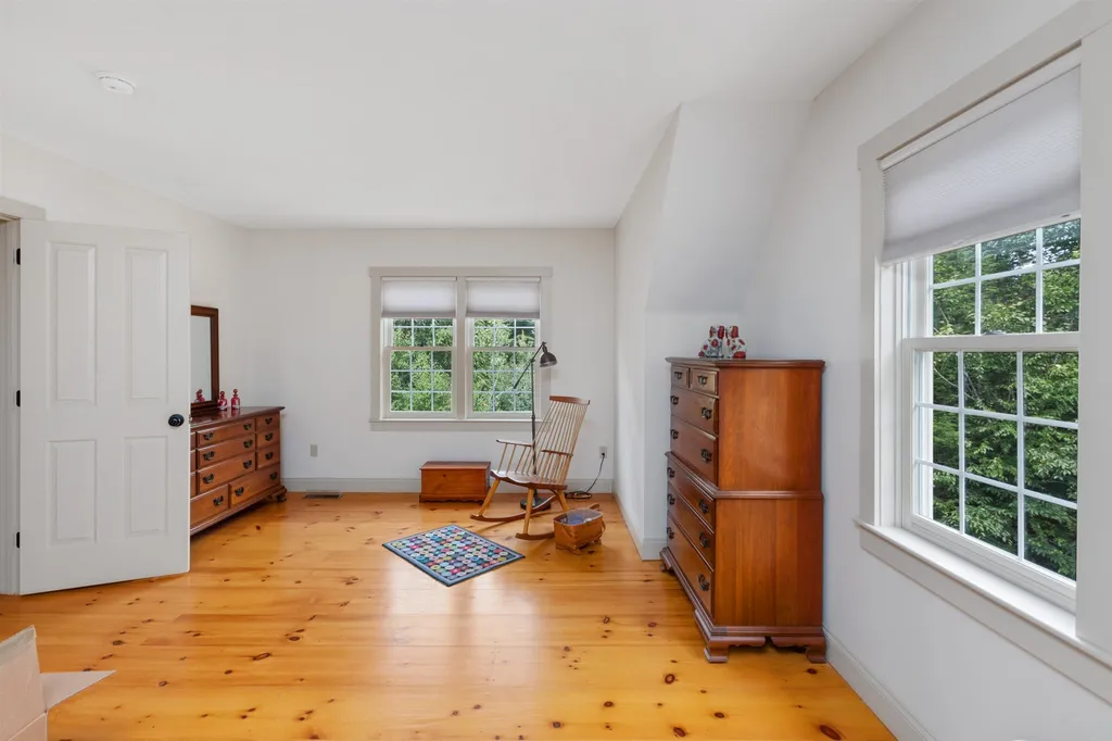 11 Susan Road New Boston NH 03070
