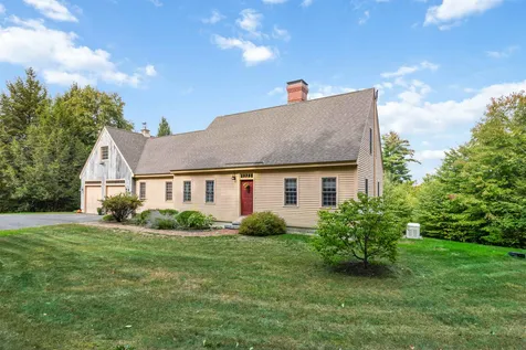 11 Susan Road New Boston NH 03070