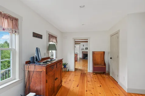 11 Susan Road New Boston NH 03070