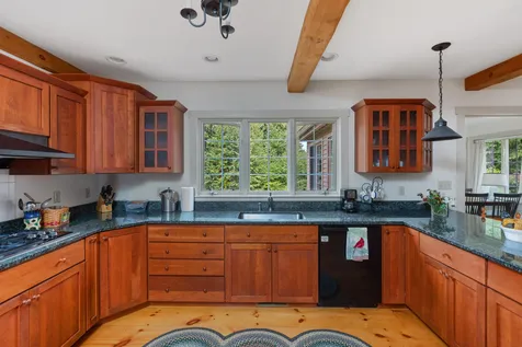 11 Susan Road New Boston NH 03070
