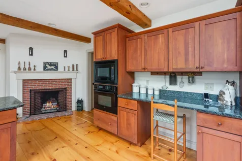 11 Susan Road New Boston NH 03070