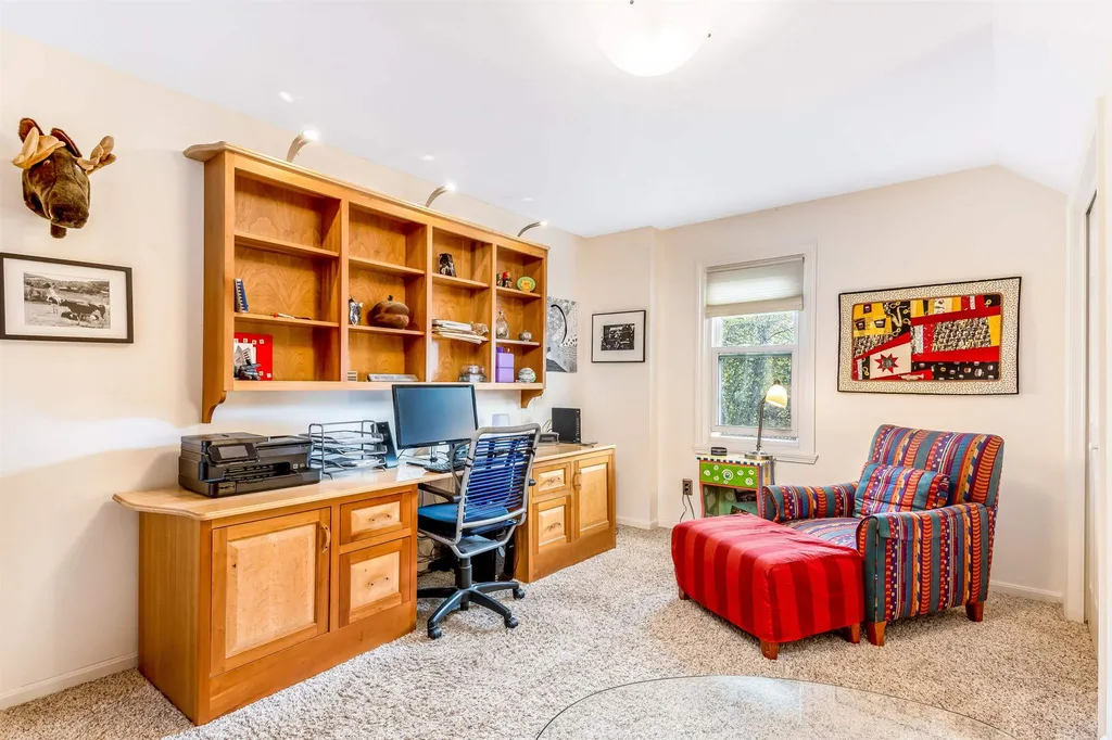 21 Walnut Lane Essex VT 05452
