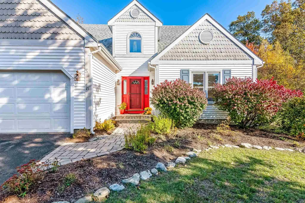 21 Walnut Lane Essex VT 05452