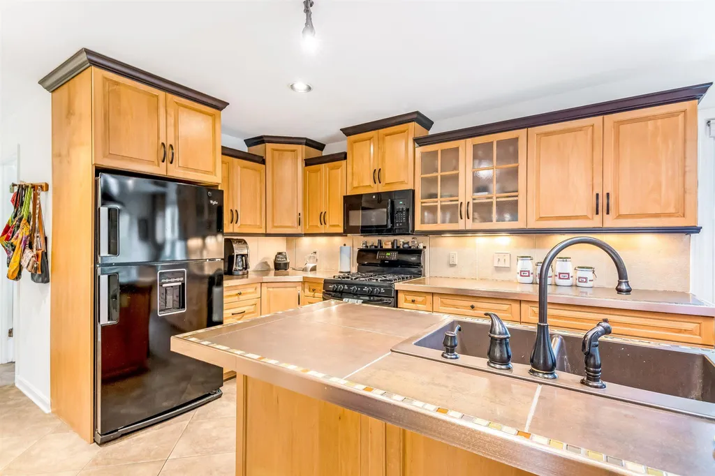 21 Walnut Lane Essex VT 05452