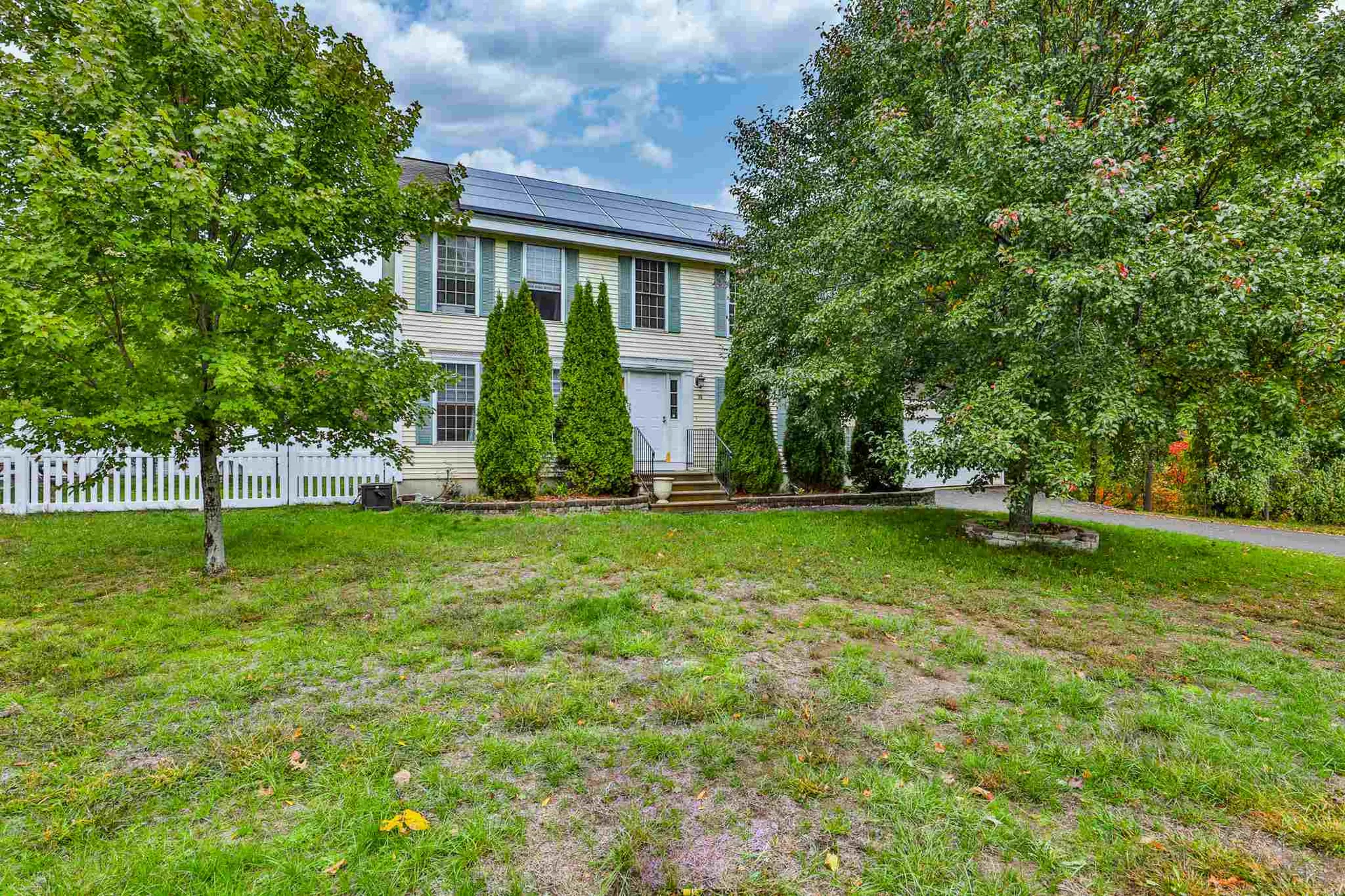 16 Lilac Court Manchester NH 03103