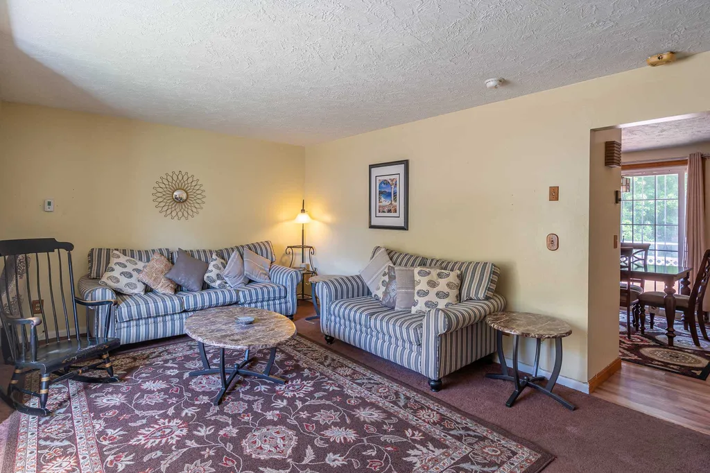 2 Jacob Avenue Hooksett NH 03106