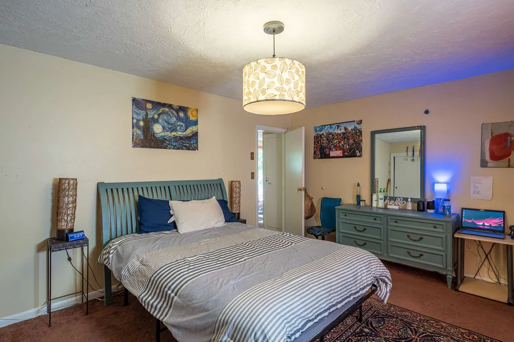 2 Jacob Avenue Hooksett NH 03106