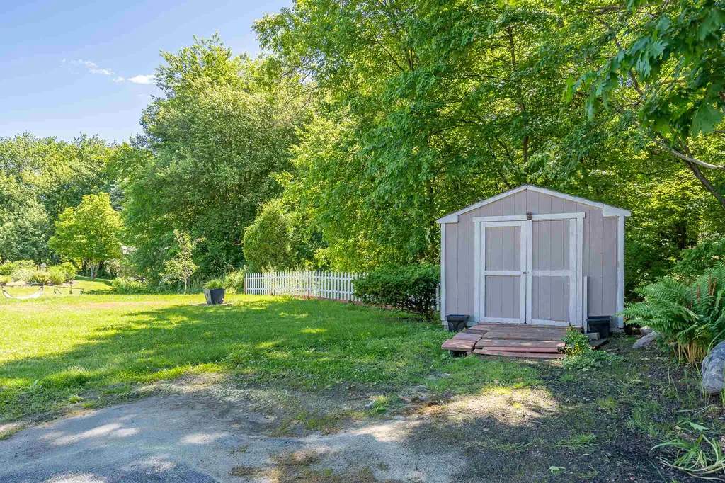 2 Jacob Avenue Hooksett NH 03106