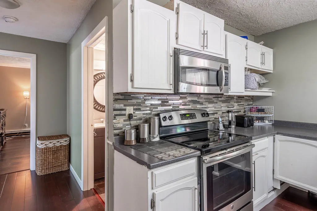2 Jacob Avenue Hooksett NH 03106