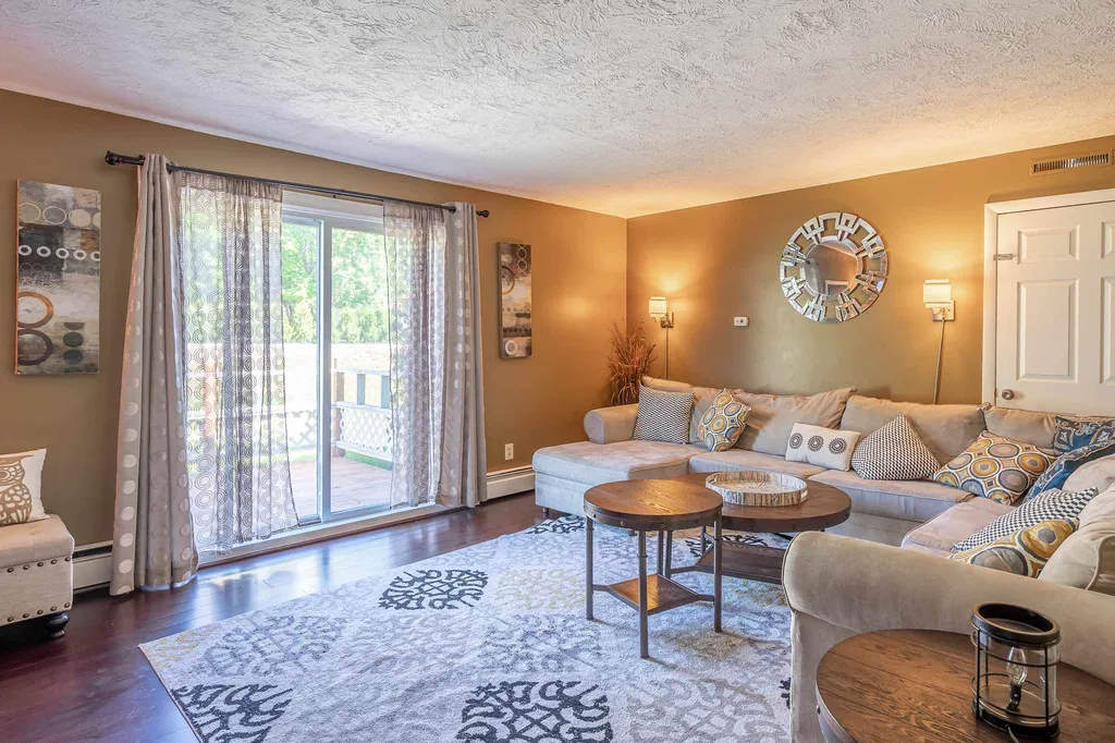 2 Jacob Avenue Hooksett NH 03106