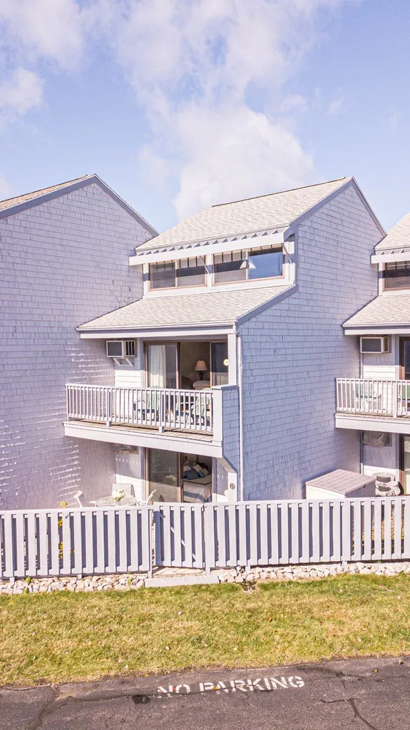 943 Ocean Boulevard Hampton NH 03842