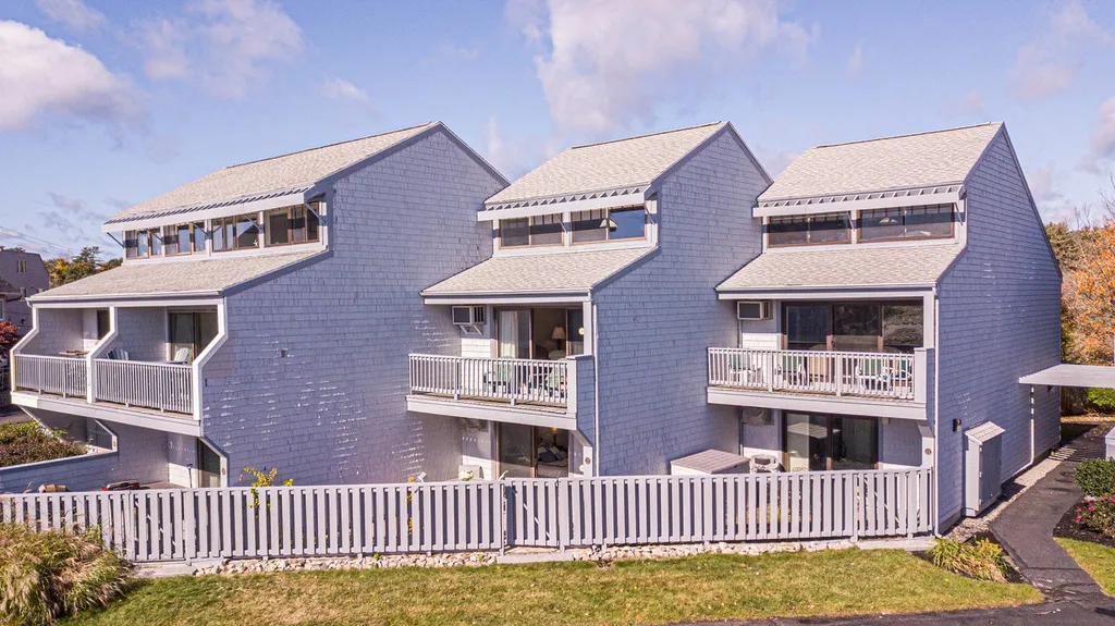 943 Ocean Boulevard Hampton NH 03842