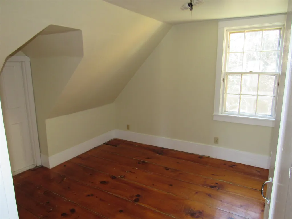 186 South Road Swanzey NH 03446