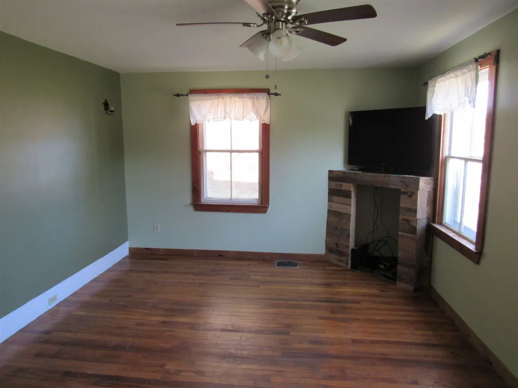 186 South Road Swanzey NH 03446