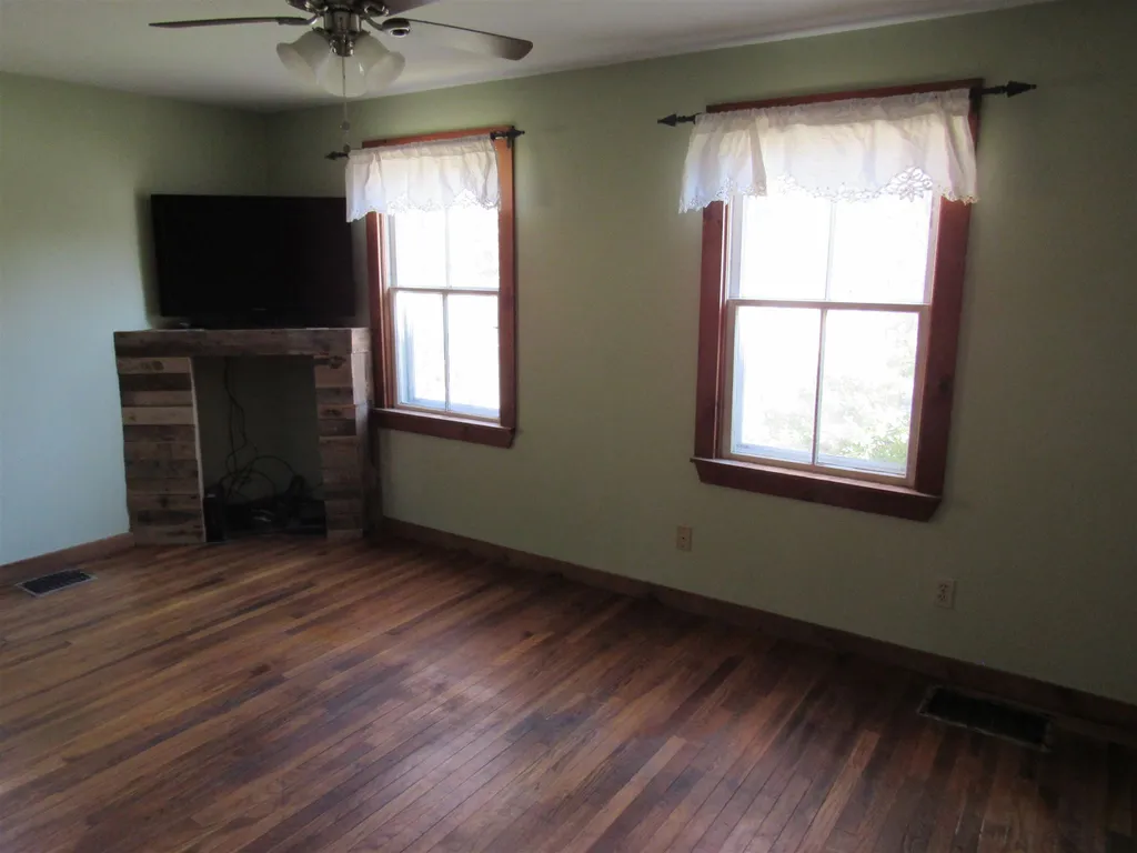 186 South Road Swanzey NH 03446