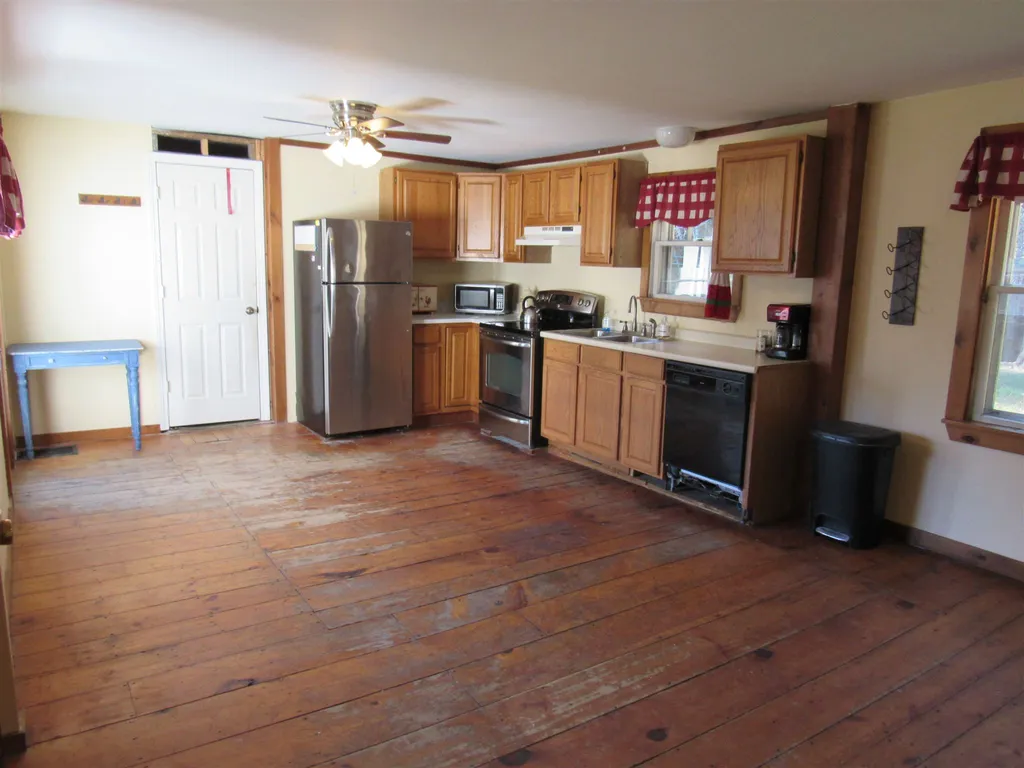 186 South Road Swanzey NH 03446