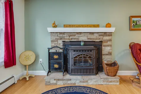 10 Lincoln Drive Raymond NH 03077