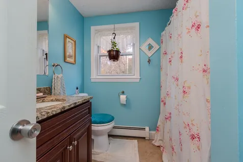 10 Lincoln Drive Raymond NH 03077