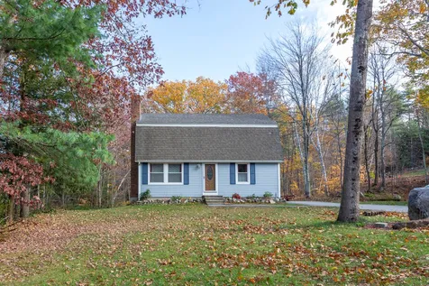 10 Lincoln Drive Raymond NH 03077