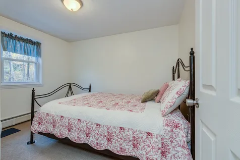 10 Lincoln Drive Raymond NH 03077