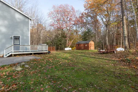 10 Lincoln Drive Raymond NH 03077