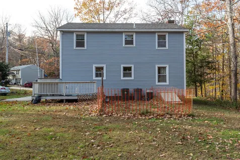 10 Lincoln Drive Raymond NH 03077