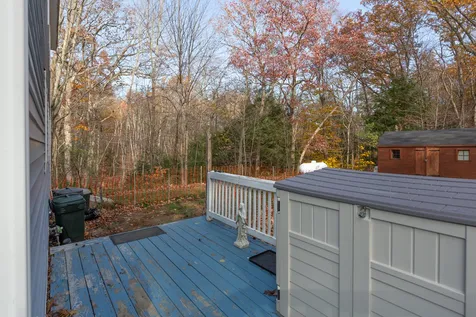 10 Lincoln Drive Raymond NH 03077