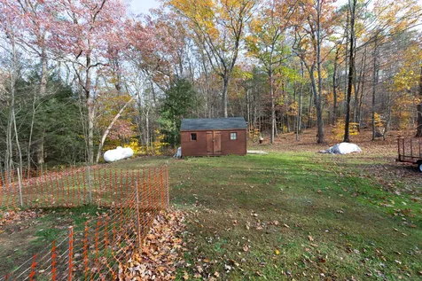 10 Lincoln Drive Raymond NH 03077