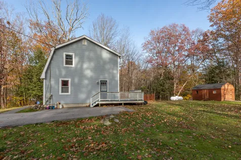 10 Lincoln Drive Raymond NH 03077