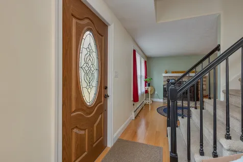 10 Lincoln Drive Raymond NH 03077