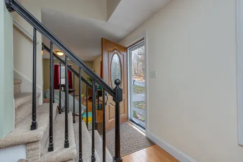 10 Lincoln Drive Raymond NH 03077