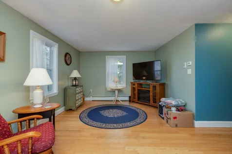 10 Lincoln Drive Raymond NH 03077