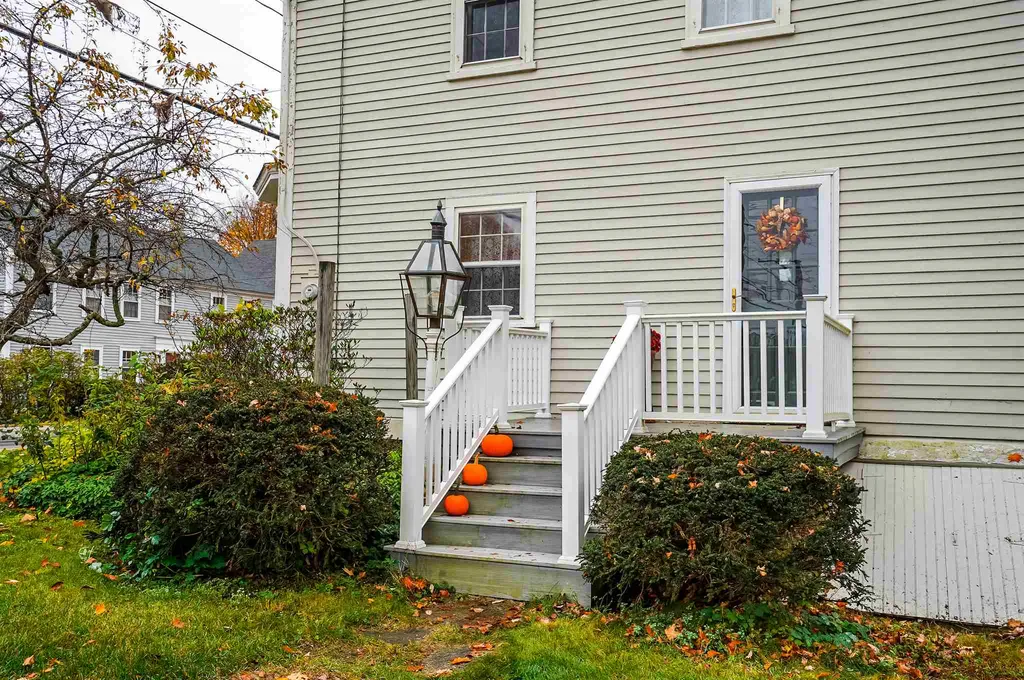 101 Main Street Francestown NH 03043