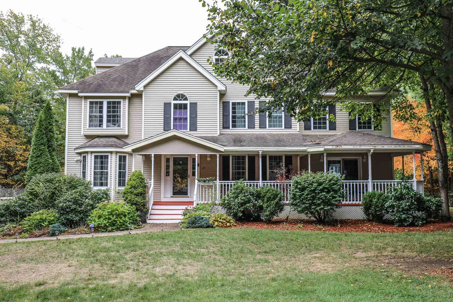 29 Buckingham Drive Londonderry NH 03053