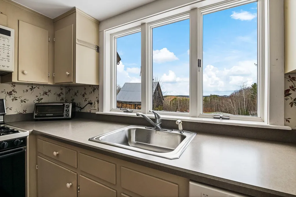 183 Youngs Hill Road Sunapee NH 03782