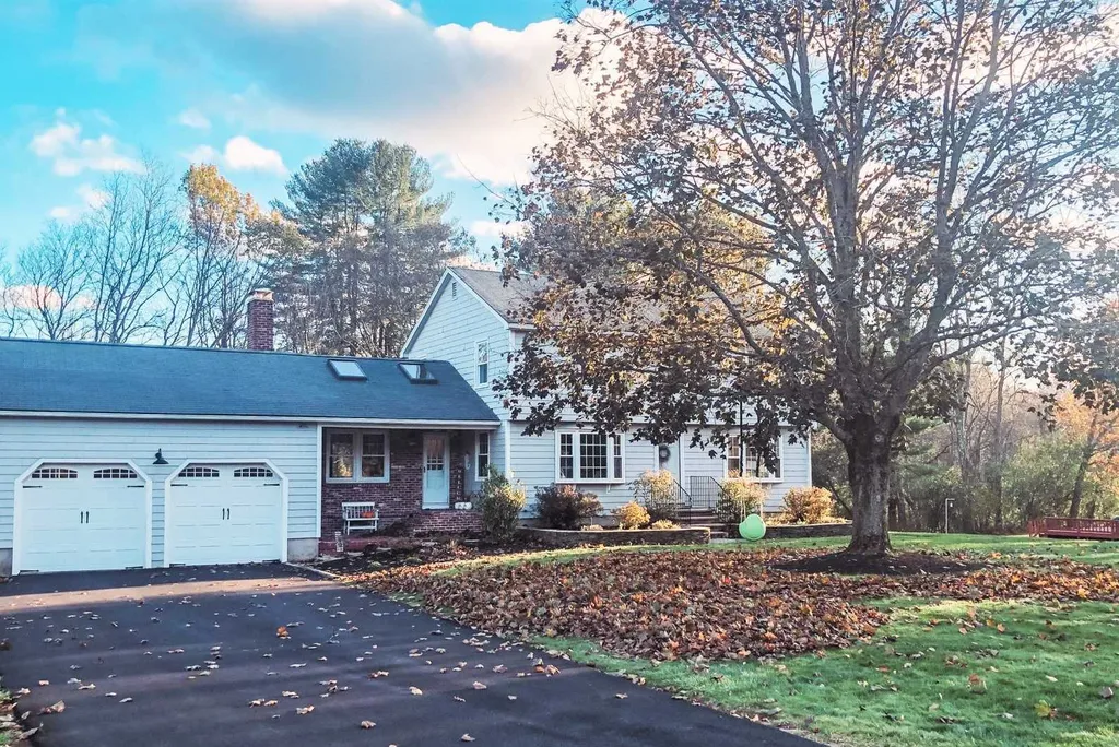 8 Country Club Lane Plaistow NH 03865