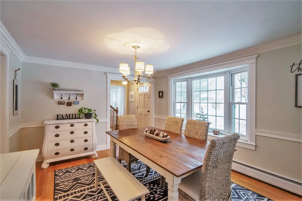 8 Country Club Lane Plaistow NH 03865