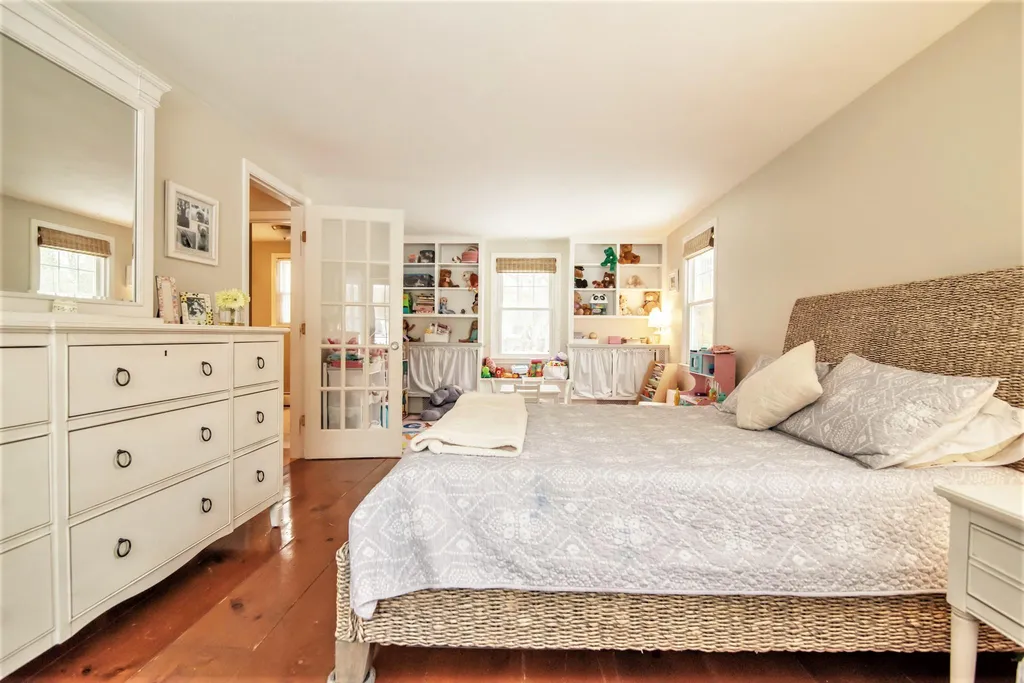 8 Country Club Lane Plaistow NH 03865
