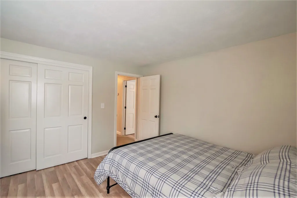 8 Country Club Lane Plaistow NH 03865