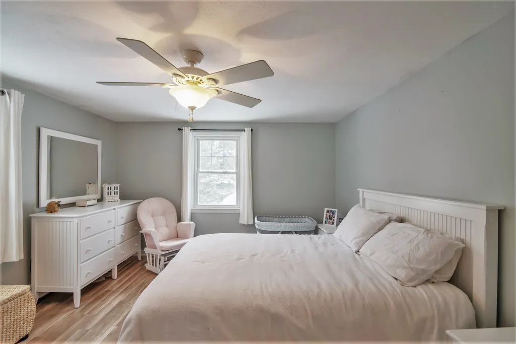 8 Country Club Lane Plaistow NH 03865