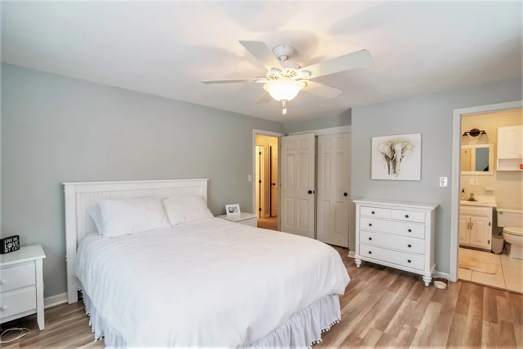 8 Country Club Lane Plaistow NH 03865