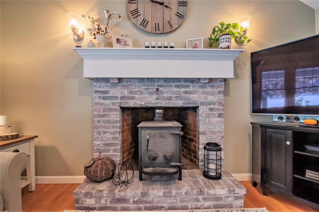 8 Country Club Lane Plaistow NH 03865
