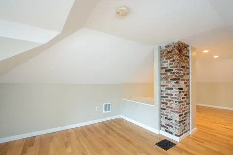 32 Gilman Street Nashua NH 03060