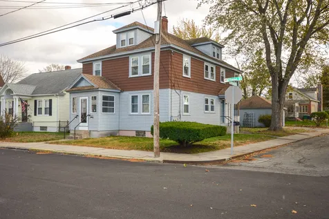 32 Gilman Street Nashua NH 03060